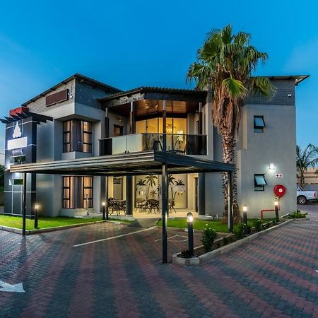 גאבורון The Melva Guest House מראה חיצוני תמונה