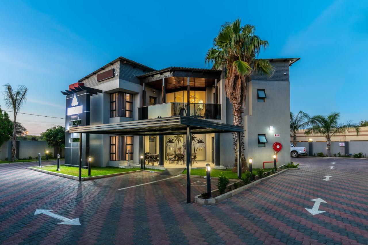 גאבורון The Melva Guest House מראה חיצוני תמונה